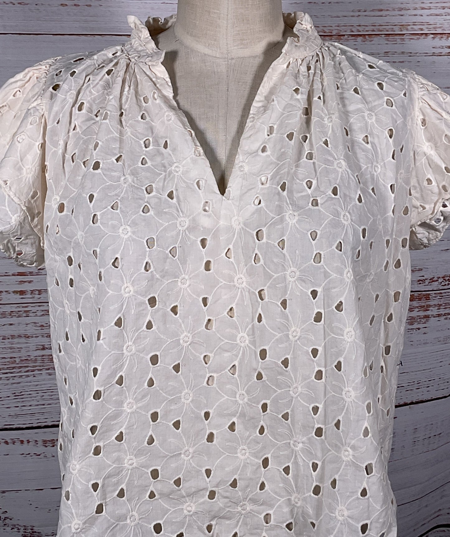 Trovata Birds of Paradis Clover Daisy Eyelet Blouse Cream XS