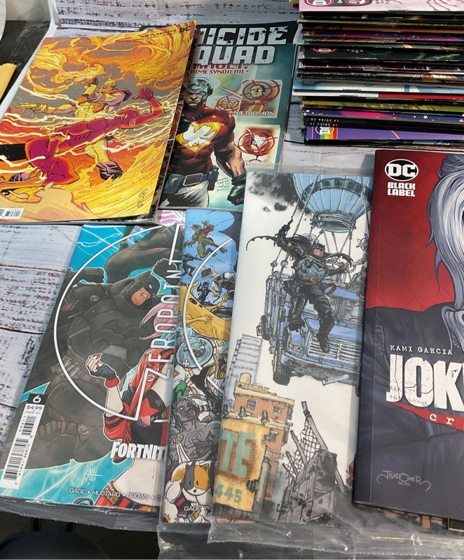 Lot Of 50+ Mix Dc Comics Flash-Shazam-Wonder Woman-Superman And More