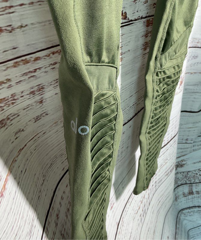 Women's Alo Olive Green Leggings Size S/M