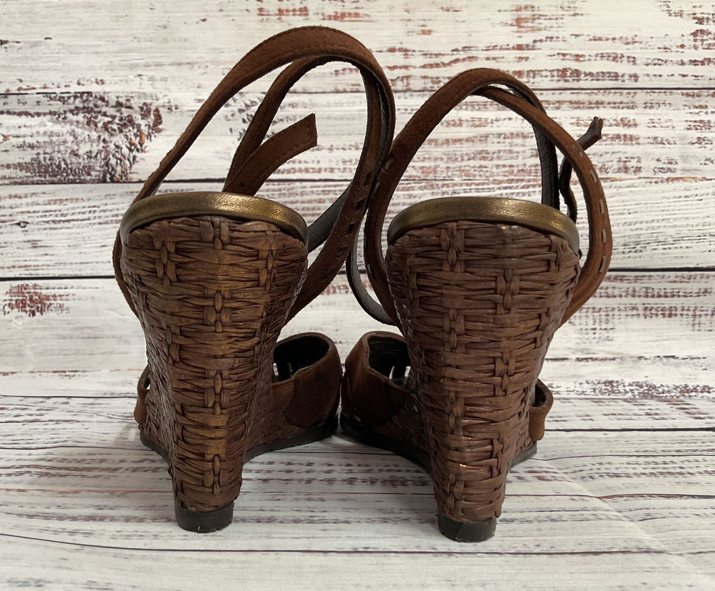 Donald J. Pliner Quetas Women's Brown Suede Wedge Sandals Size 8 Made in Spain