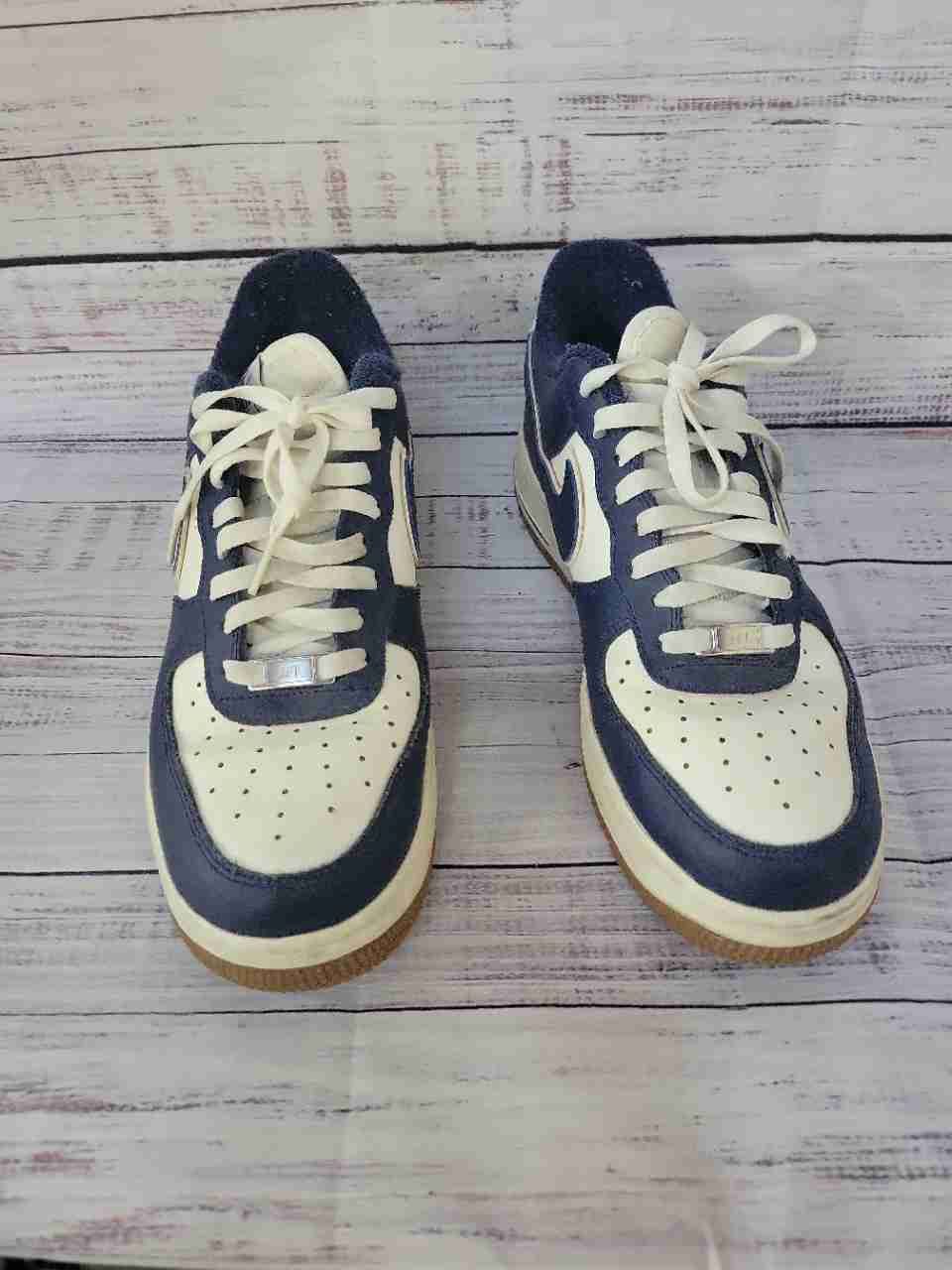 Men's Nike Air Force 1 Navy/white Sneaker Size 9
