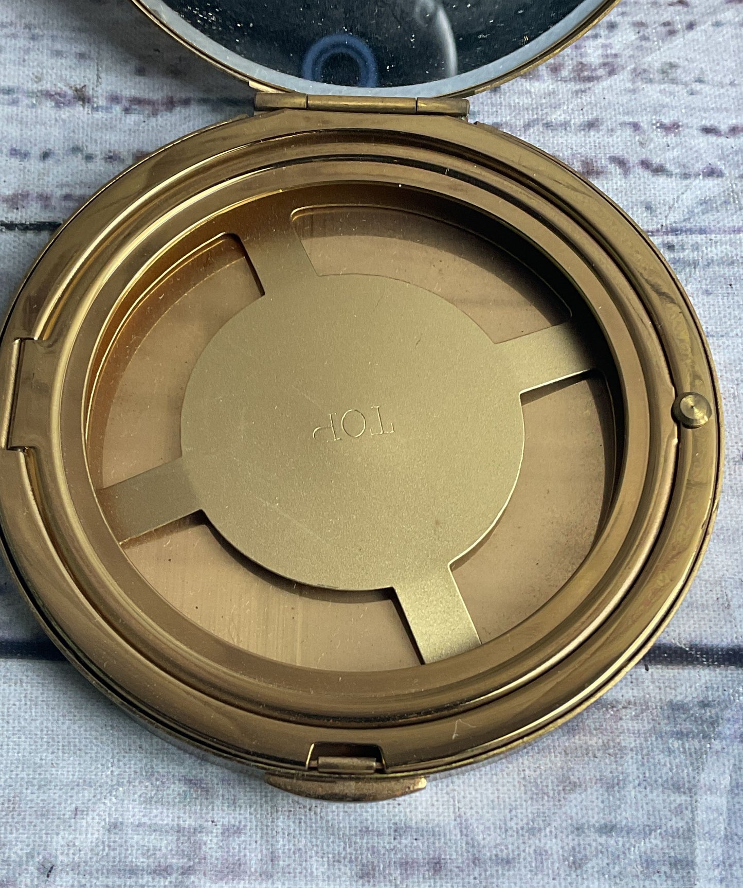 Alpha Sigma Theta Vintage Sorority Brass Powder Compact Gold Tone