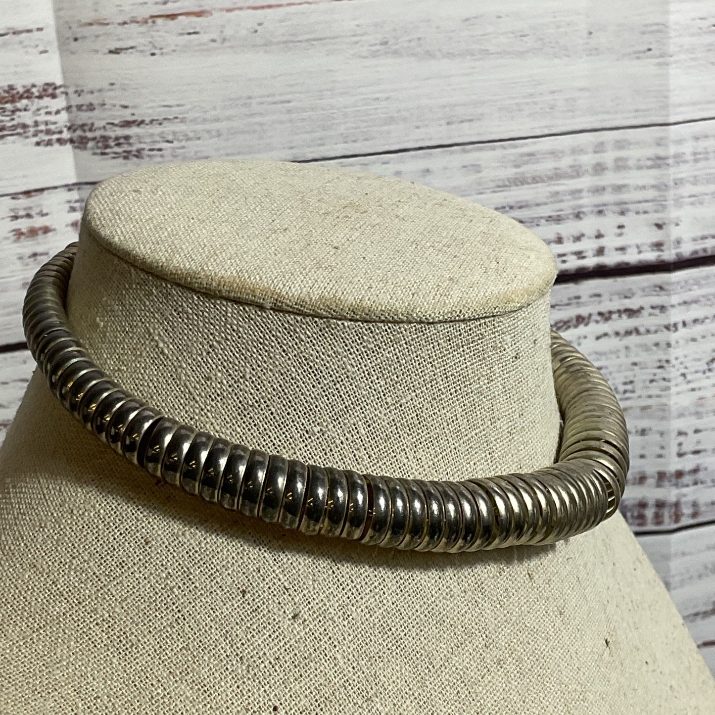 VTG. Silver Tone Coil Choker Necklace