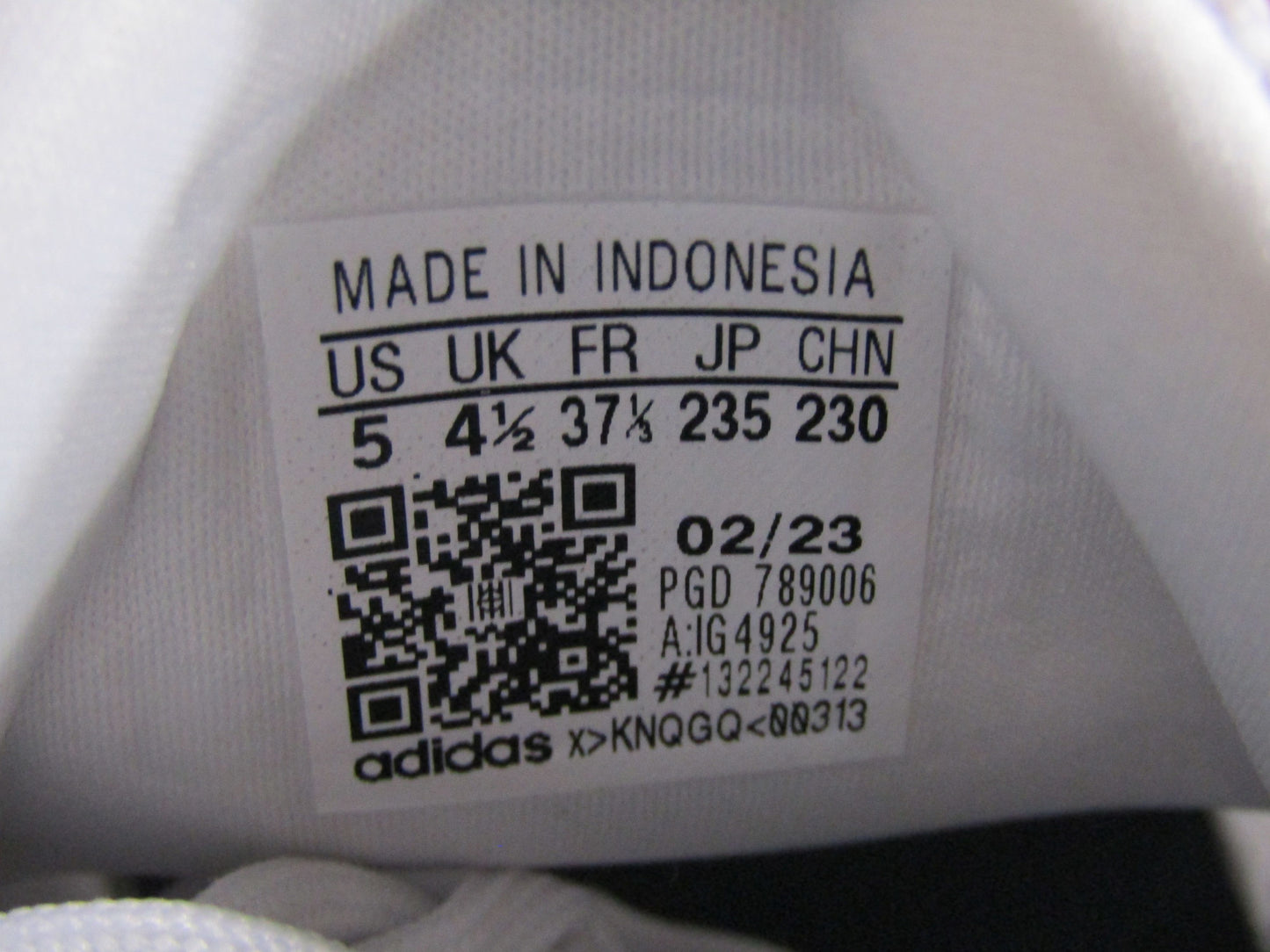 Adidas Racer TR23 Boy's White Low Top Sneakers Size 5 IG4925