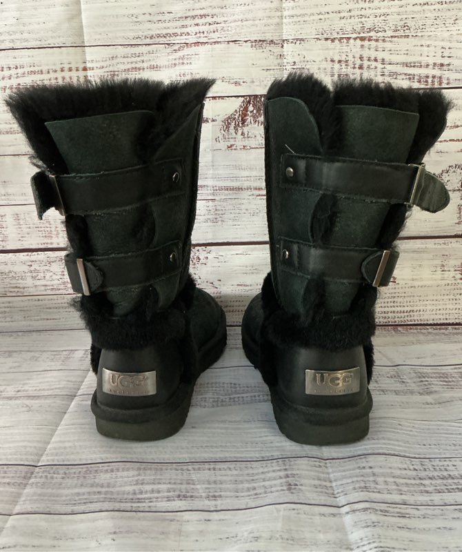 Women's UGG Skylah Black Boots Size 6