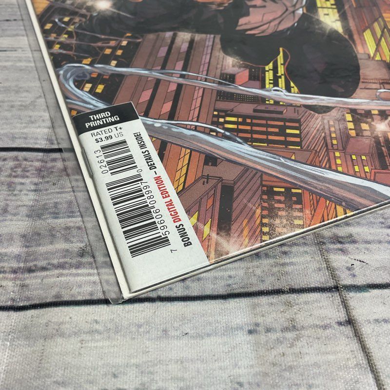 Set Of 2 Venom #26 & 32 Marvel Supervillain Comics Ungraded