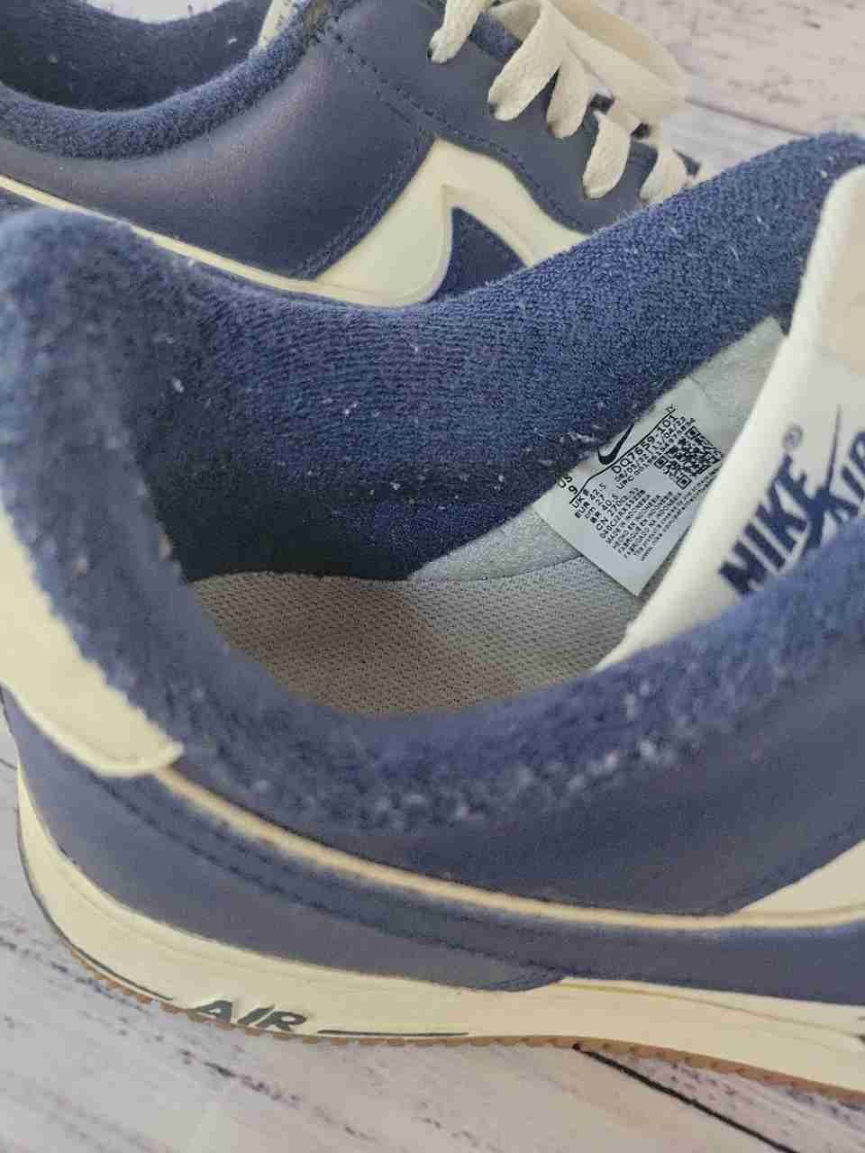 Men's Nike Air Force 1 Navy/white Sneaker Size 9