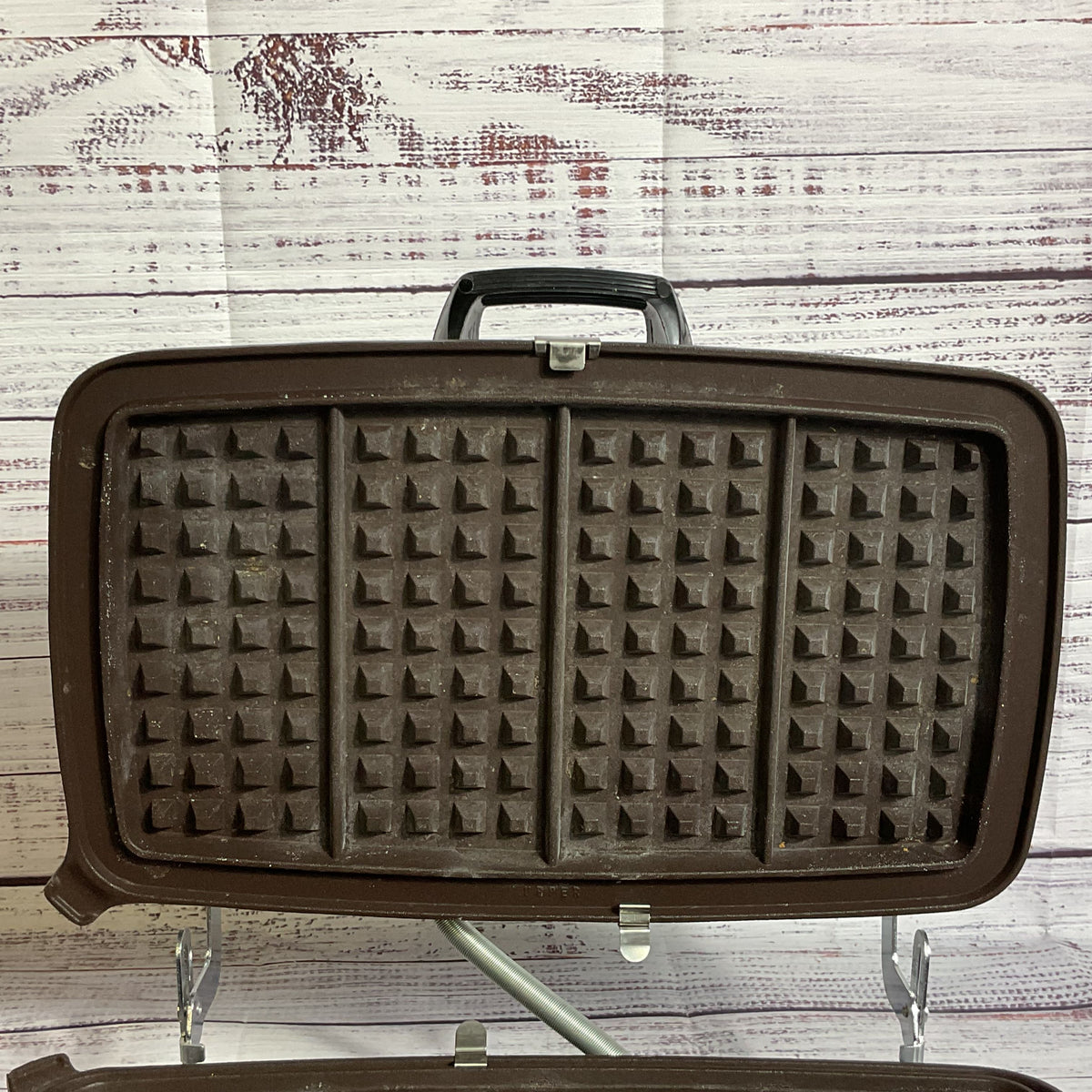 VTG. GENERAL ELECTRIC Automatic Grill Waffle Baker- WORKS GREAT!!!