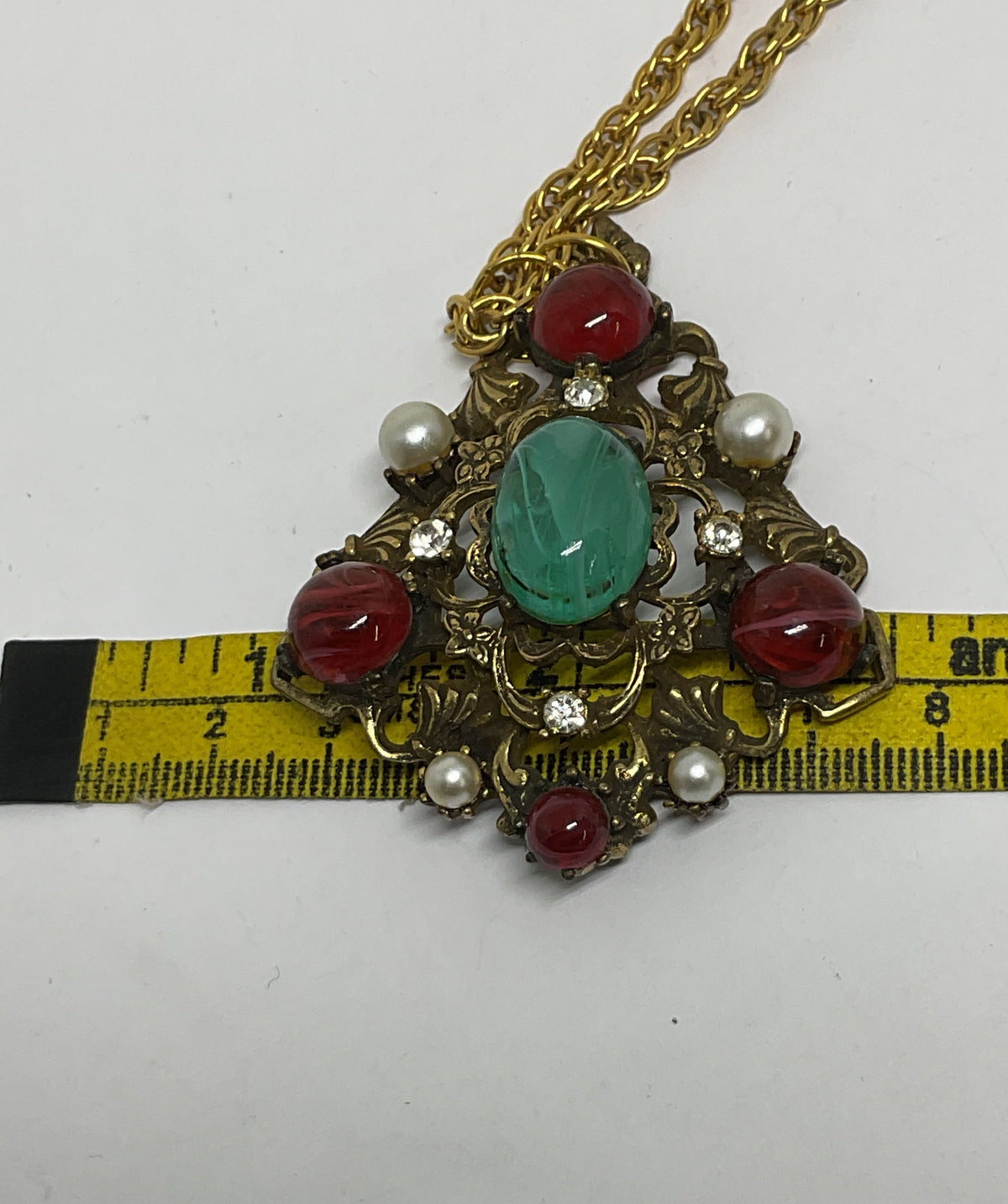 SA Gold Tone Pendant Vintage Necklace