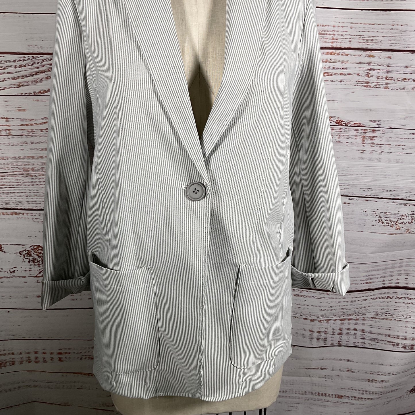 NWT MAX STUDIO Women's One Button Gray/White Stripped Blazer- SZ L