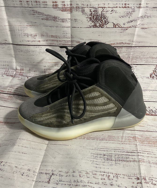 Men's Adidas Yeezy Quantum Barium Size 6 H68771