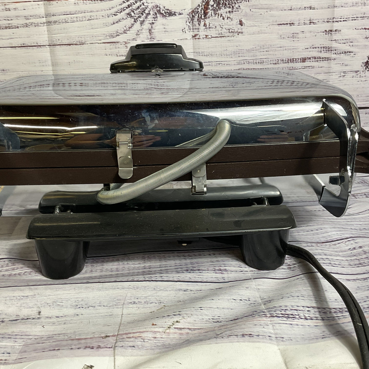 VTG. GENERAL ELECTRIC Automatic Grill Waffle Baker- WORKS GREAT!!!