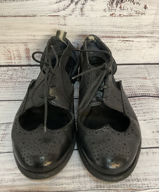 Officine Creative Leather Cut Out Wingtip Flats Black 6