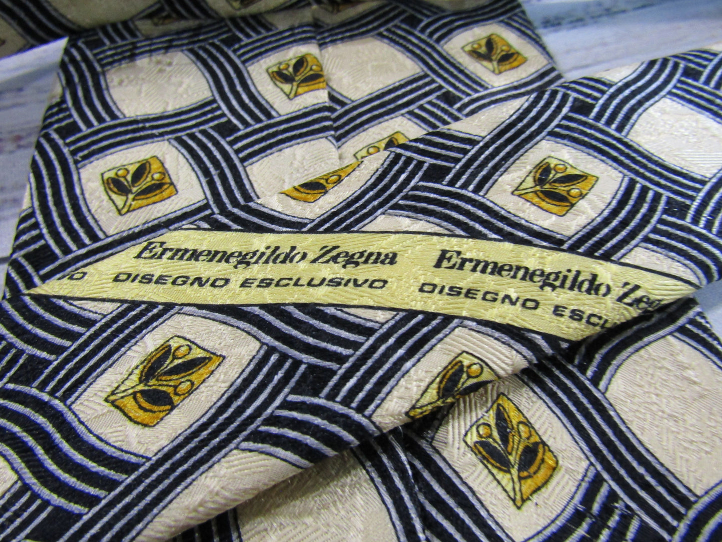 Ermenegildo Zegna Men's Olive Leaf Print Silk Tie Made in Italy