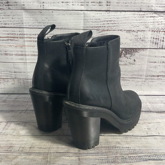 Dr. Martens Magdalena Black Leather Lug Sole Pump Chelsea Boot Women's Size 7 US