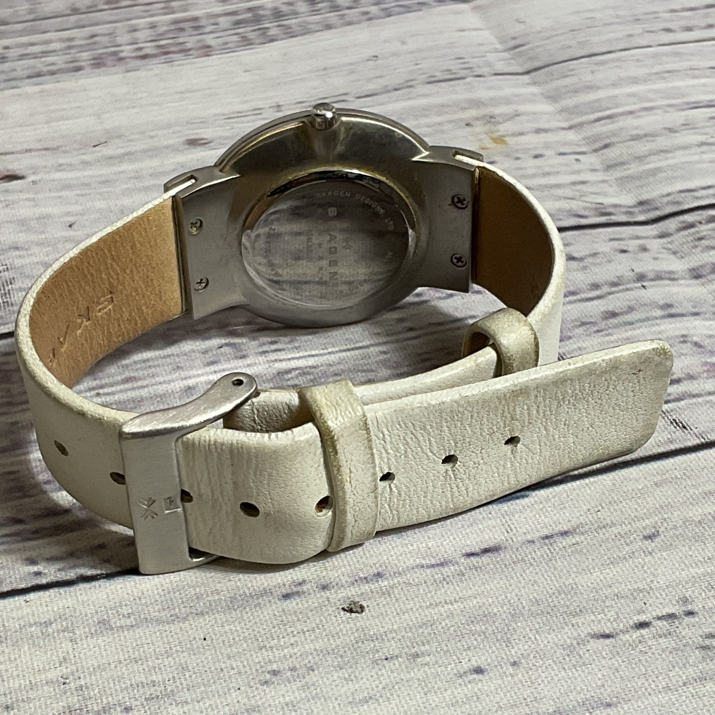 SKAGEN 358LSRLW Women's Gold Tone White Leather Band Watch