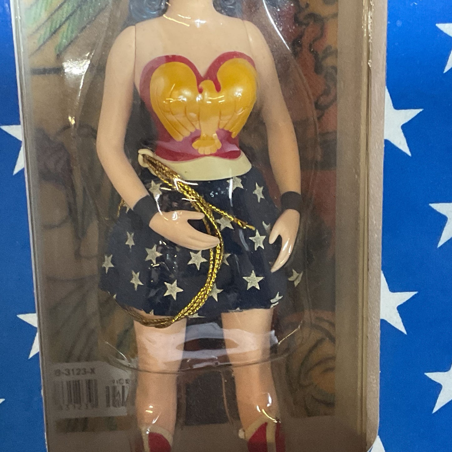 DC Comics Wonder Woman 8.5" Masterpiece Edition-Statue & Book by Les Daniels