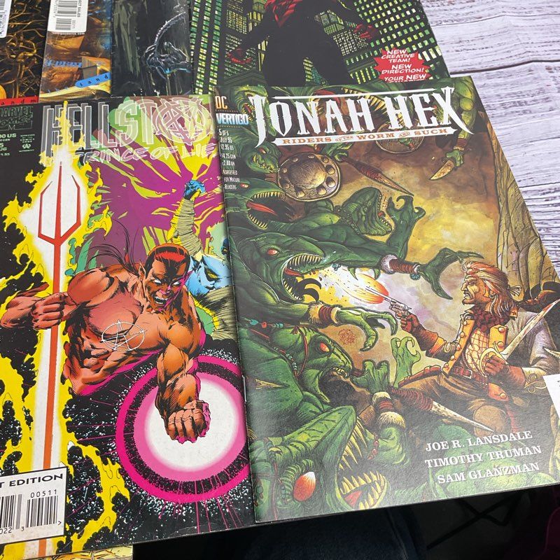 14 Pc. Mixed Comic Book Lot (Dc, Marvel, Vertigo, Dark Horse, Charlton)