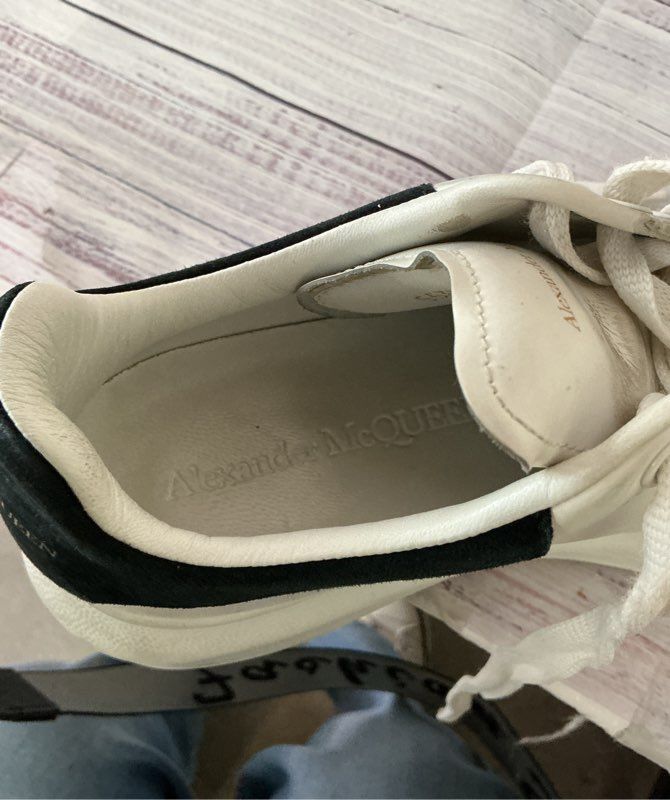 Women's Alexander McQueen Oversized Leather Sneakers Size 36 US 6 Retail $590