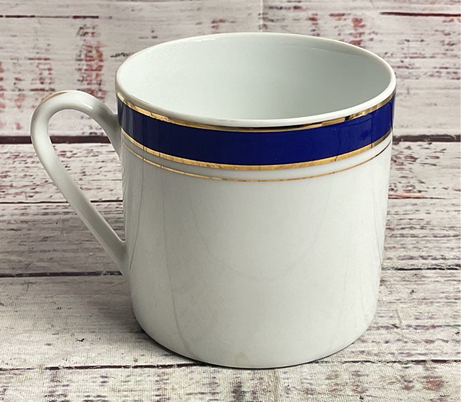 Crown Porcelain Prestige Set of 8 Tea Cups White Blue