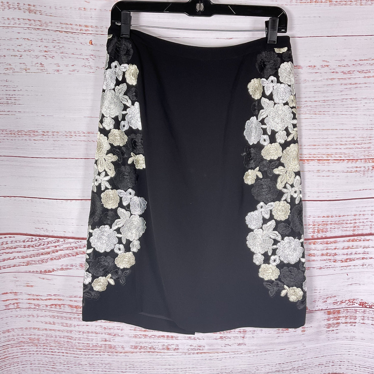 Diane Von Furstenberg Black Floral Embroidered Pencil Skirt - Size 8