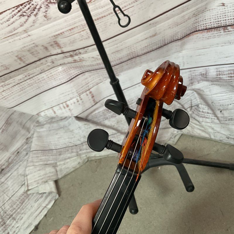De Villlier VN343 Violin w/ 2 Bows & Accessories in Damaged Blue Case