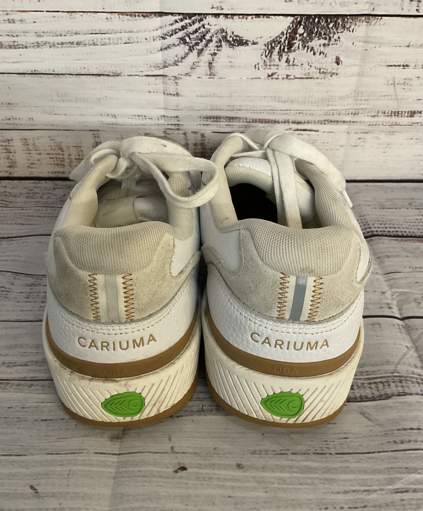 Cariuma Ube Leather Lace Up Sneakers White 11