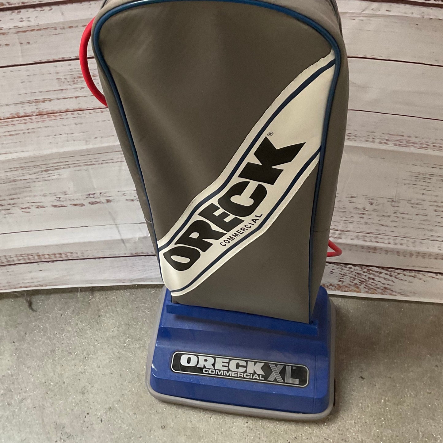 Oreck XL2100RHS Commercial Upright Bagged Vacuum Cleaner Works