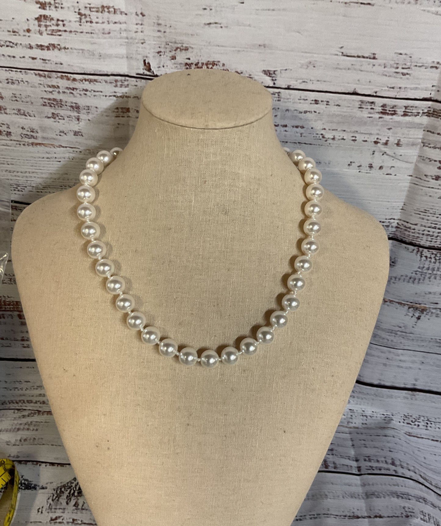 Faux Pearl Silver Clasp Vintage Necklace 17"