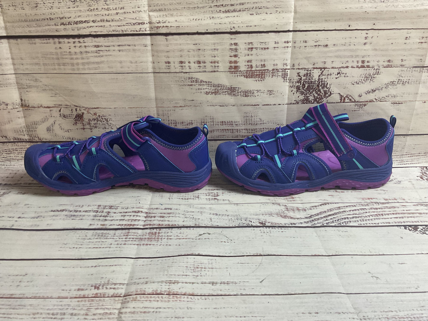 Merrell Indigo/Purple Closed Toe Sandal NWOB Size 5M