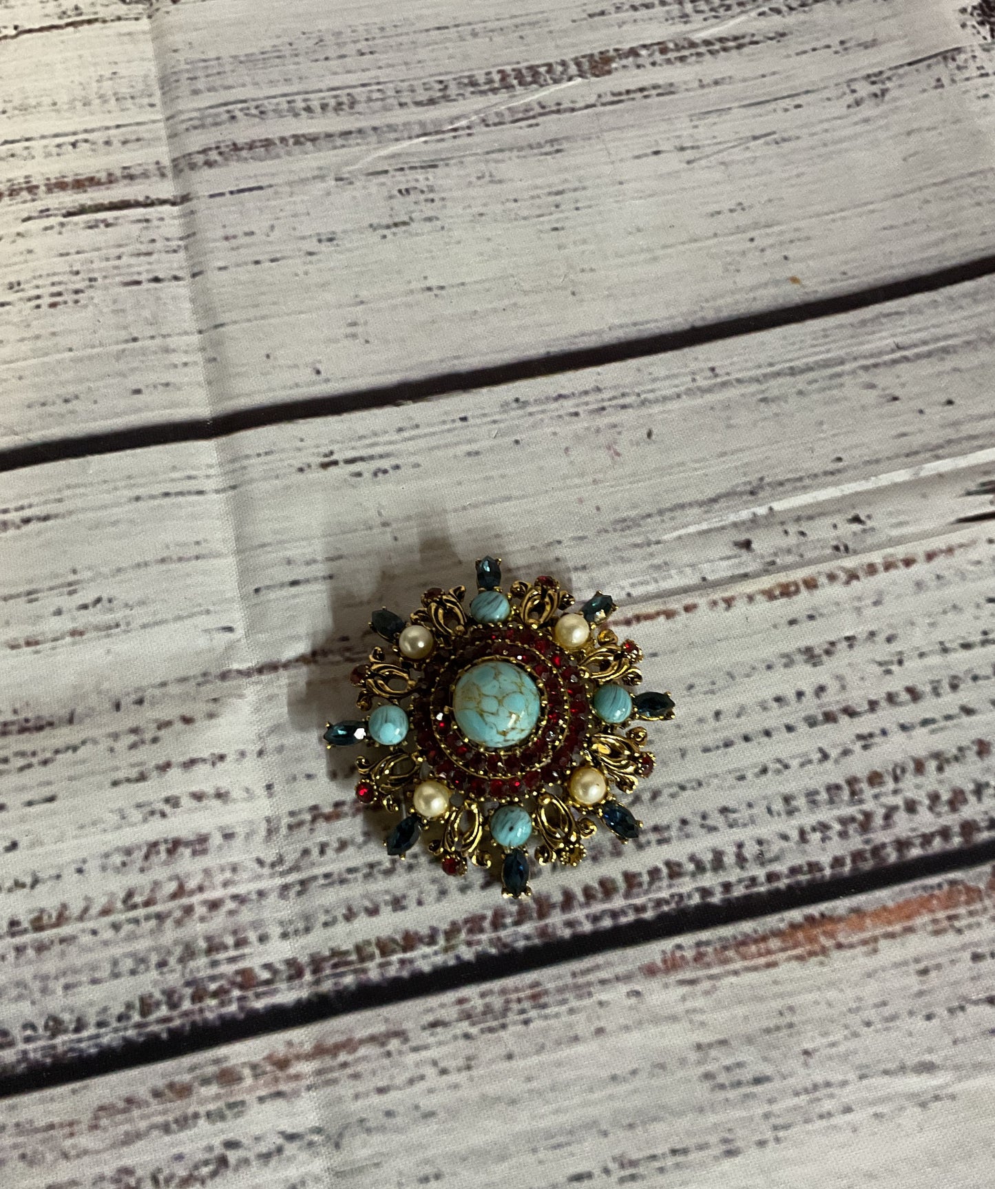 Karu gold tone Vintage Brooch