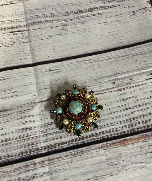Karu gold tone Vintage Brooch