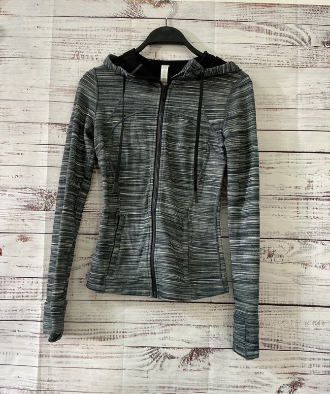 Women's Lululemon Gray & White Jacket with hood Size 4 Great Condition!