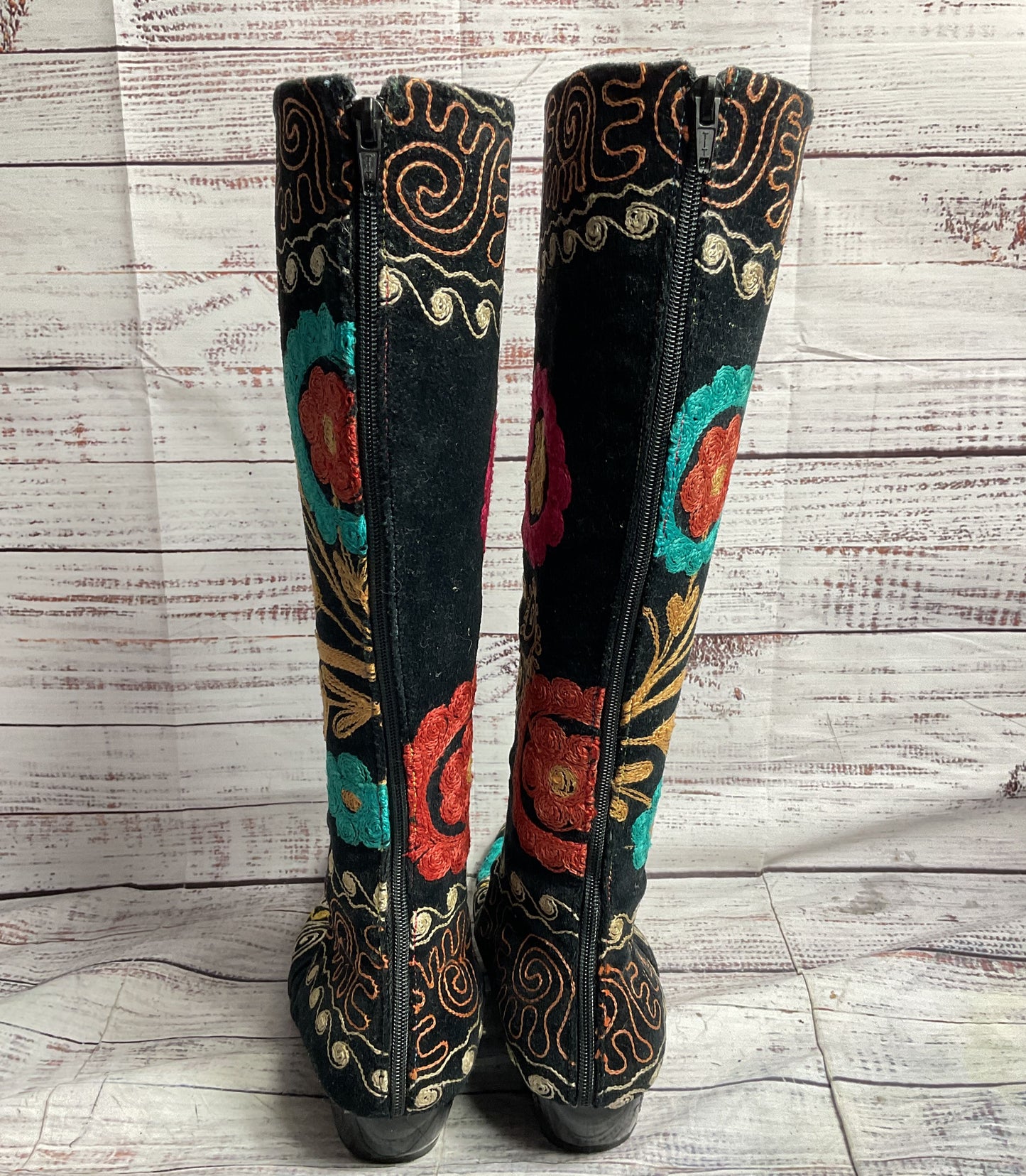 Antique Objet Embroidered Floral Boots Multicolor 39