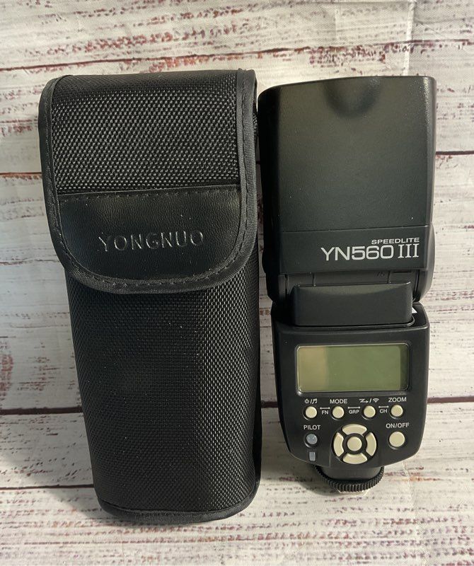 YONGNUO Speedlite YN-560-III Shoe Mount Flash