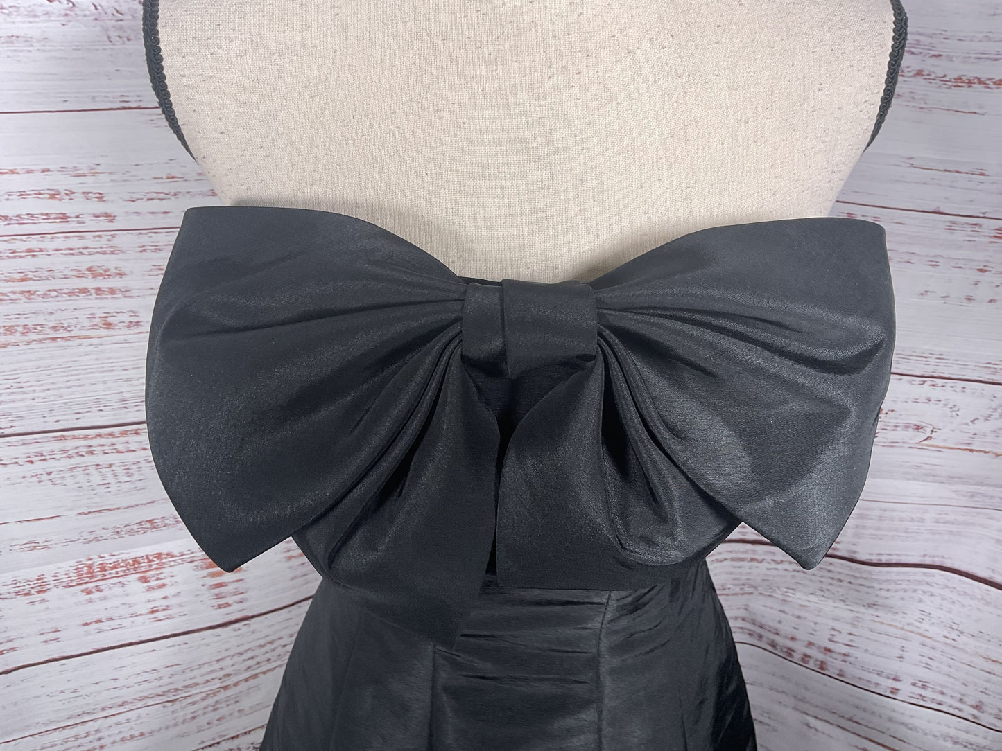 Mac Duggal Black Strapless Bow Gown - Size 0