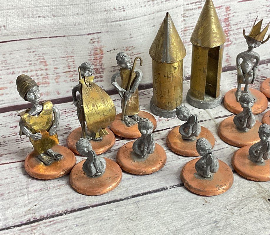 Vintage Handmade Zimbabwe 32 Piece Chess Set Pewter Copper