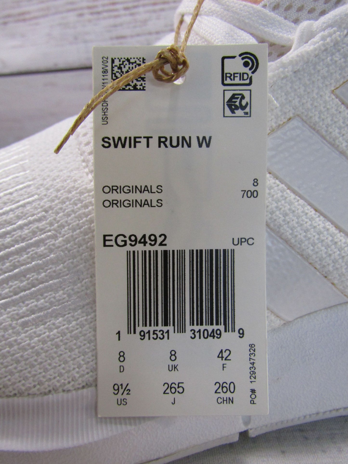 Adidas Swift Run Women's White Low Top Sneakers Size 9.5 EG9492