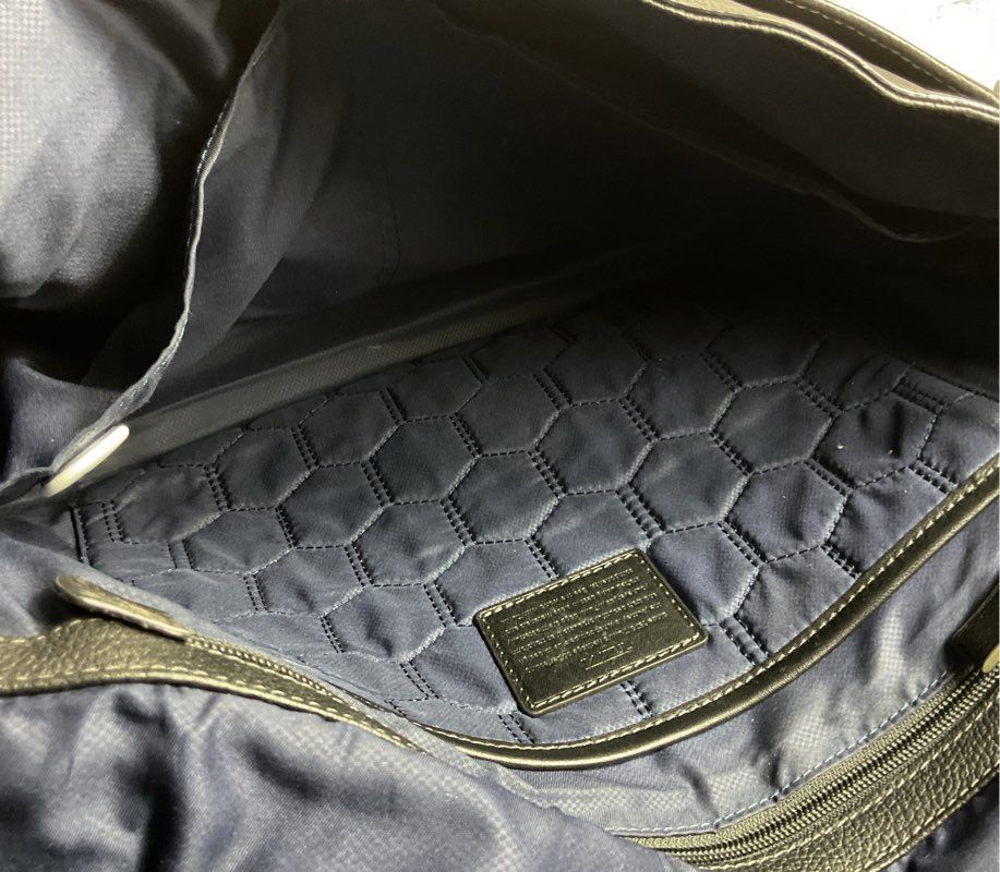 Tumi Pebble Leather Fold Over Crossbody Messenger Bag Black