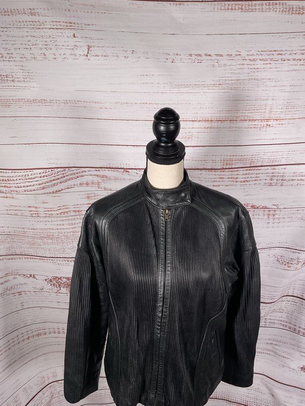 Vintage BMB Women's Black Leather Zip Up Biker Jacket Size L