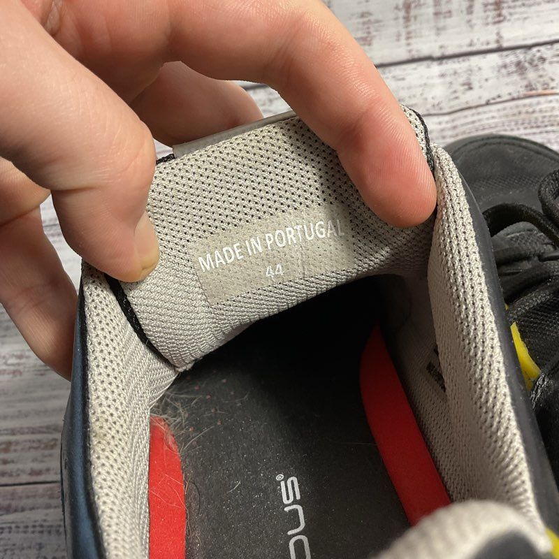 Ambitious Black & Yellow Fashion Sneaker Lifestyle Shoe Men's 10.5 US/44 EU