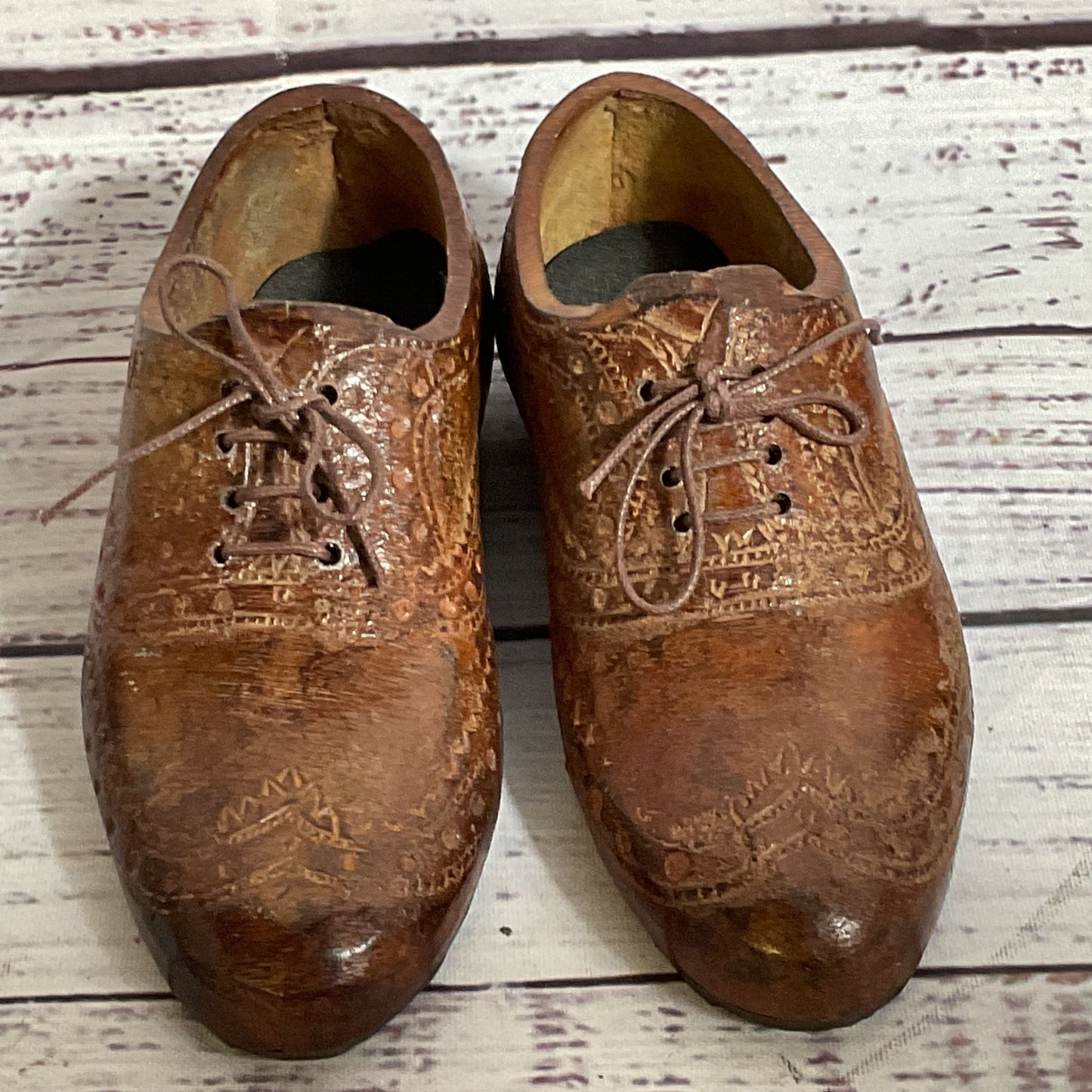 TWO'S COMPANY Brown Wingtip Shoe Figurines- 5.25"