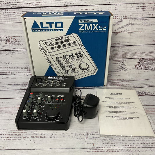 Alto ZMX 52 Compact 5-Channel Compact Mixer ZMX52X110 Turns on