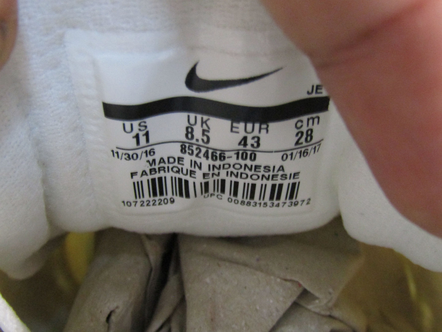 Nike Downshifter 7 Women's White Low Top Sneakers Size 11 852466-100