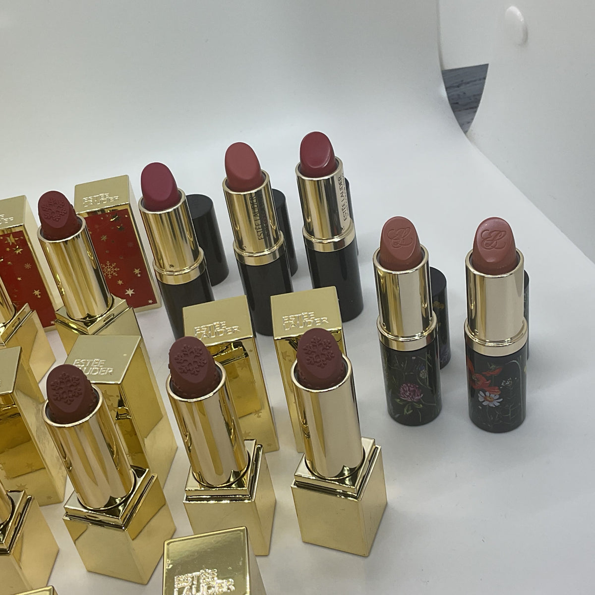 Lot of 23 NEW ESTEE LAUDER Limited Edition, Pure Color Envy Lipsticks