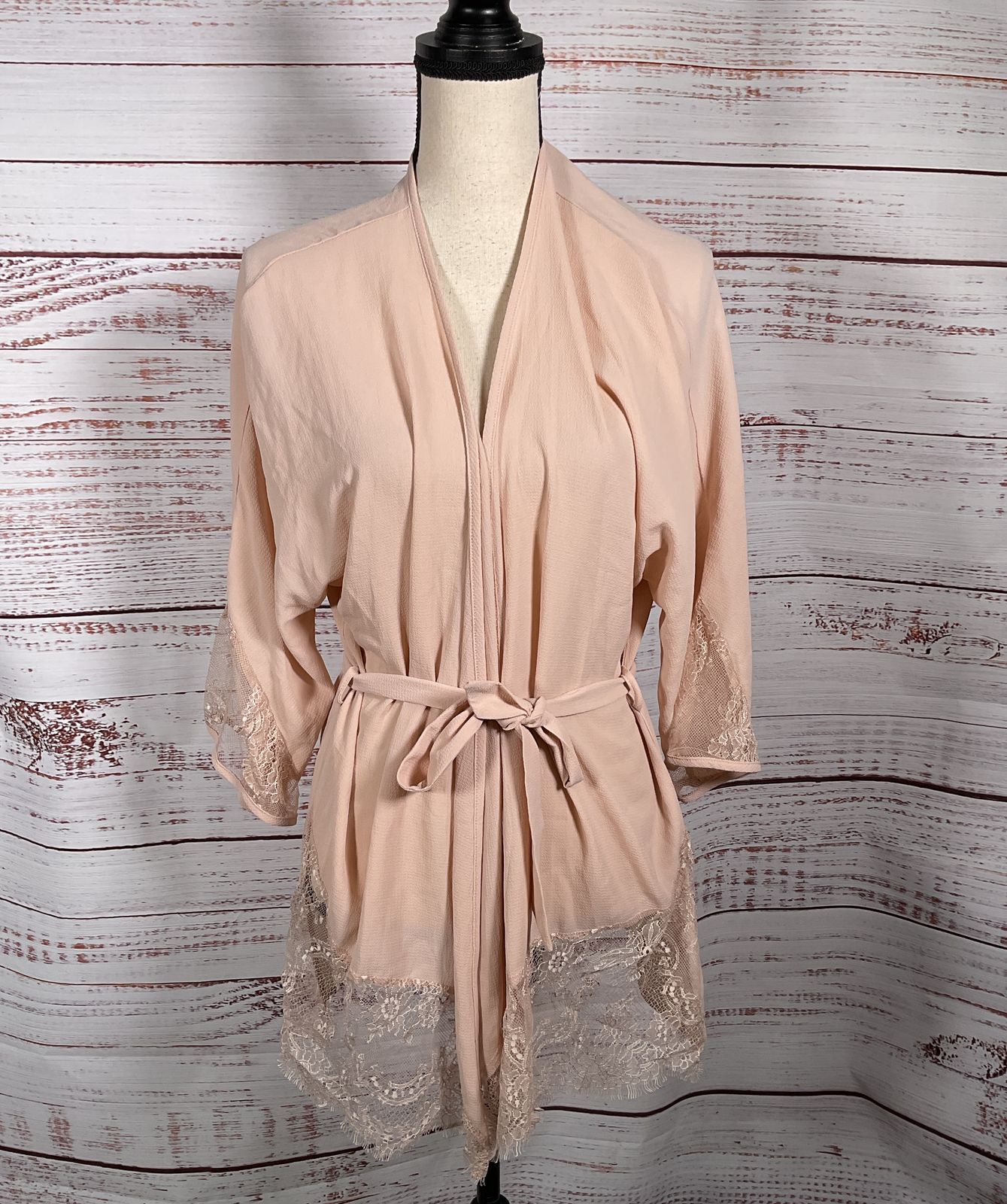 Only Hearts Shall Venice Short Lace Hem Robe Pink S