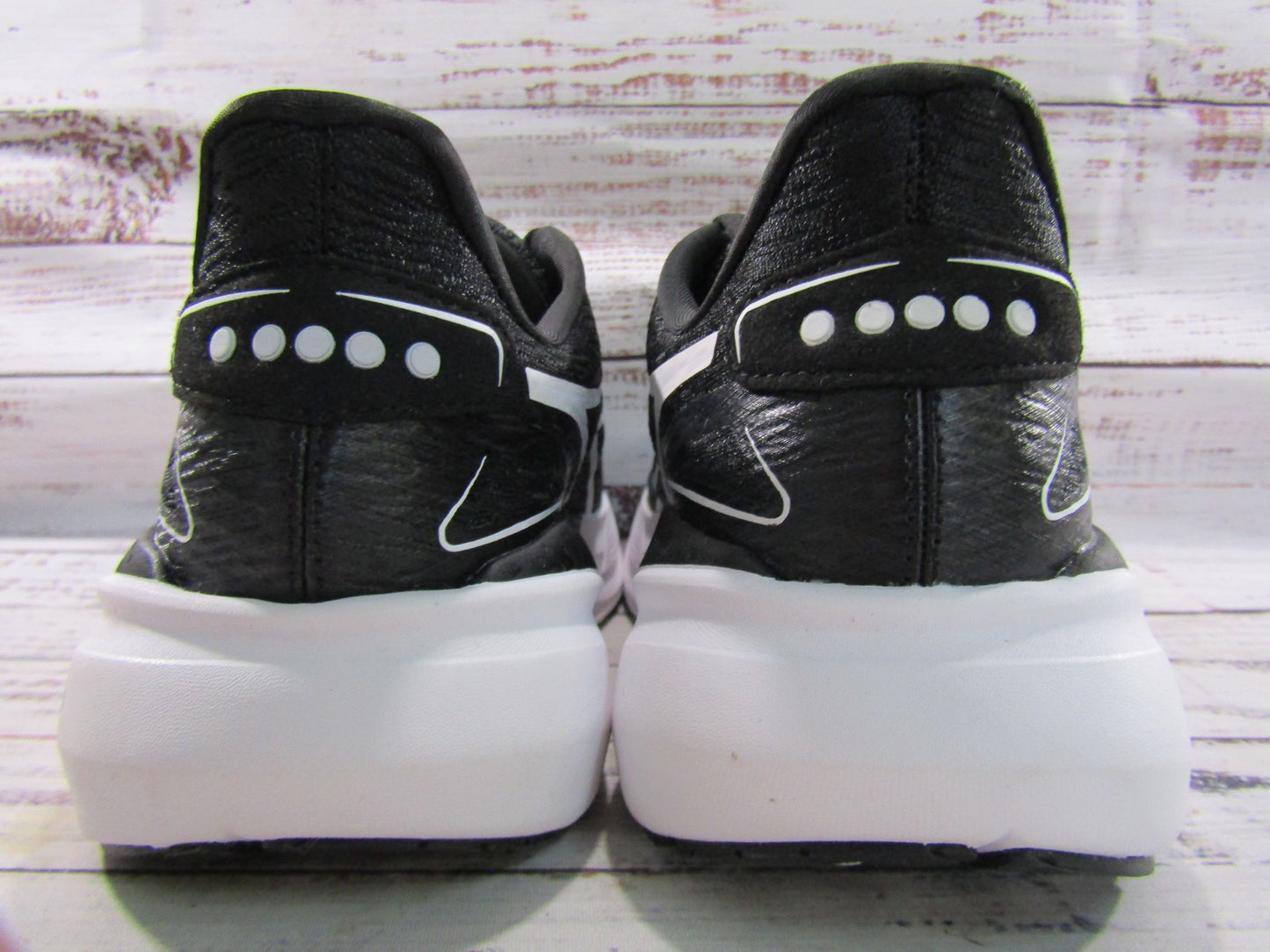 Diadora Nucleo 2 Women's Black & White Sneakers Size 7
