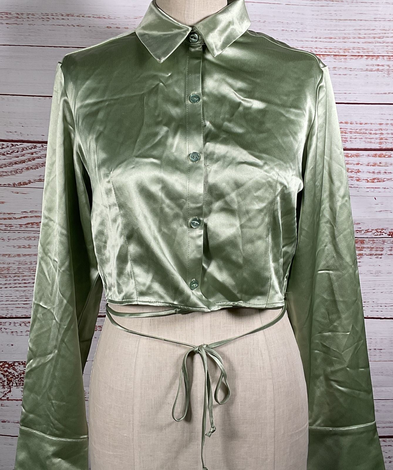 Nonchalant Iris Satin Crop Button Down Top Green XL
