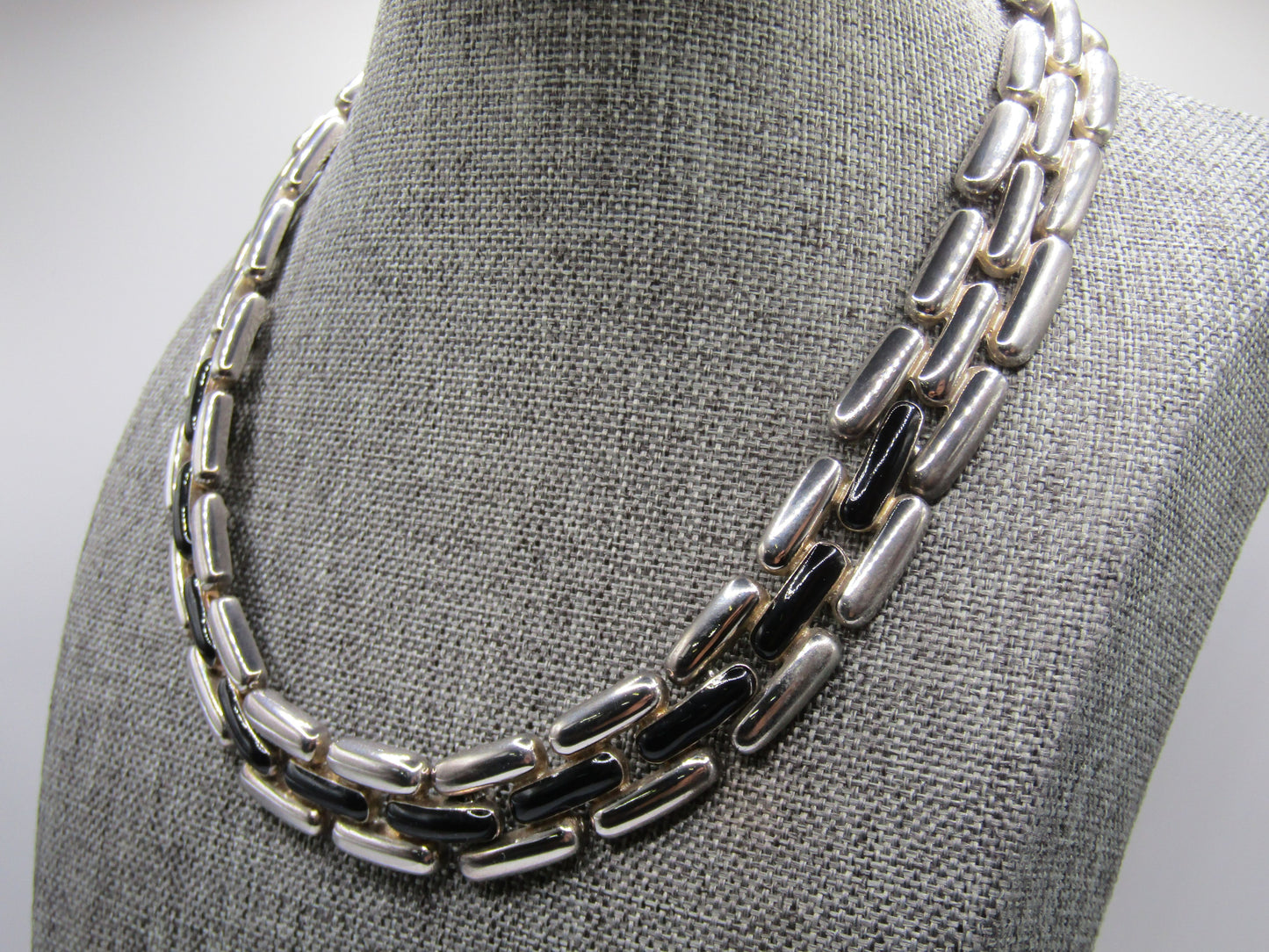Vintage 15" Silver Plated Onyx Inlay 15mm Panther Link Necklace