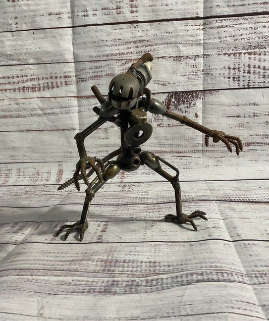 Metal Scrap Alien Xenomorph Sculpture Figurine Handmade 7"